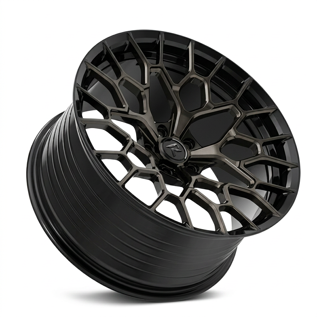 RZR LXXXIII forged wheel — Smoked Chrome / Gloss Black