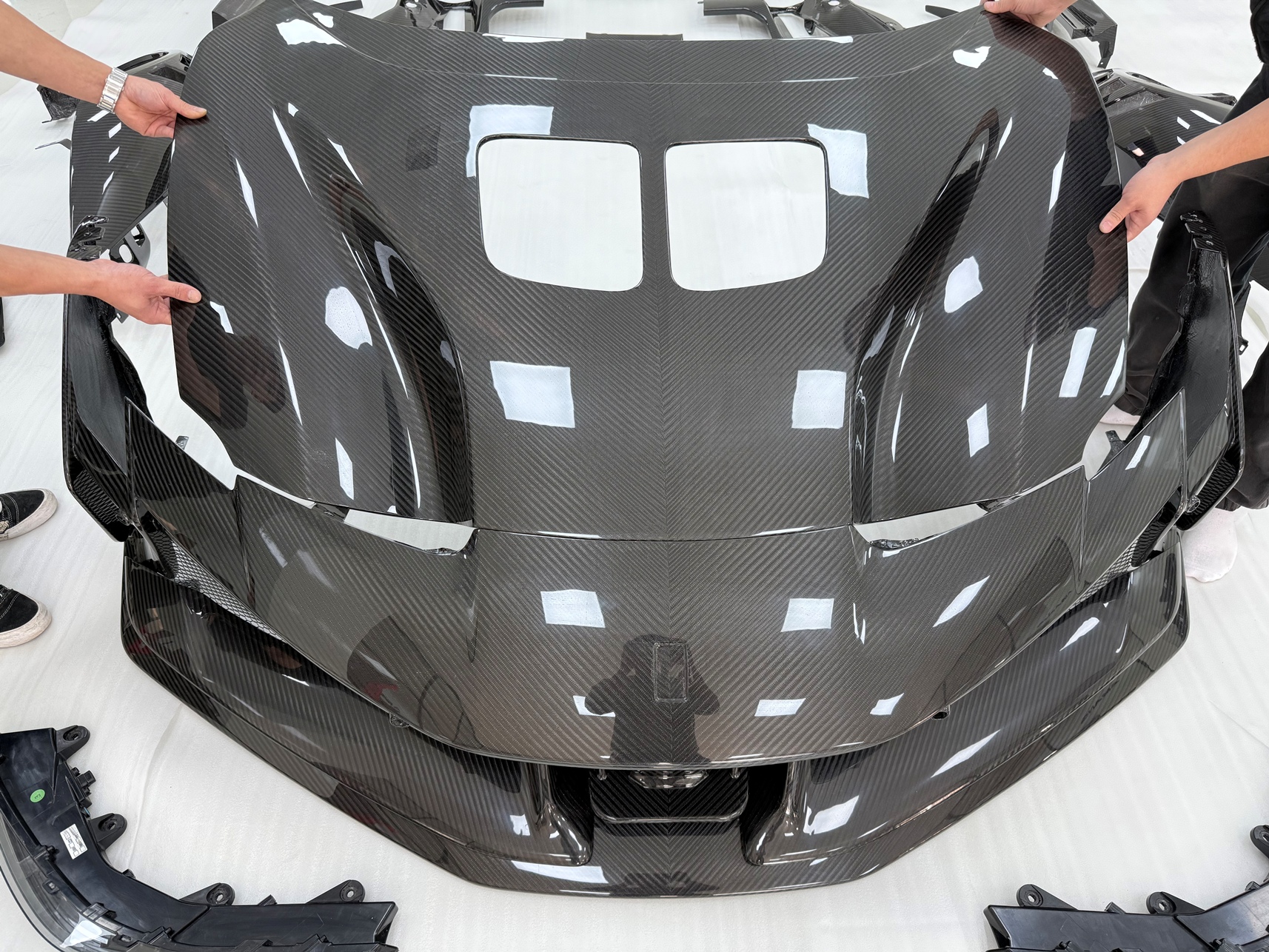 Ferrari SF90 carbon fiber body kit