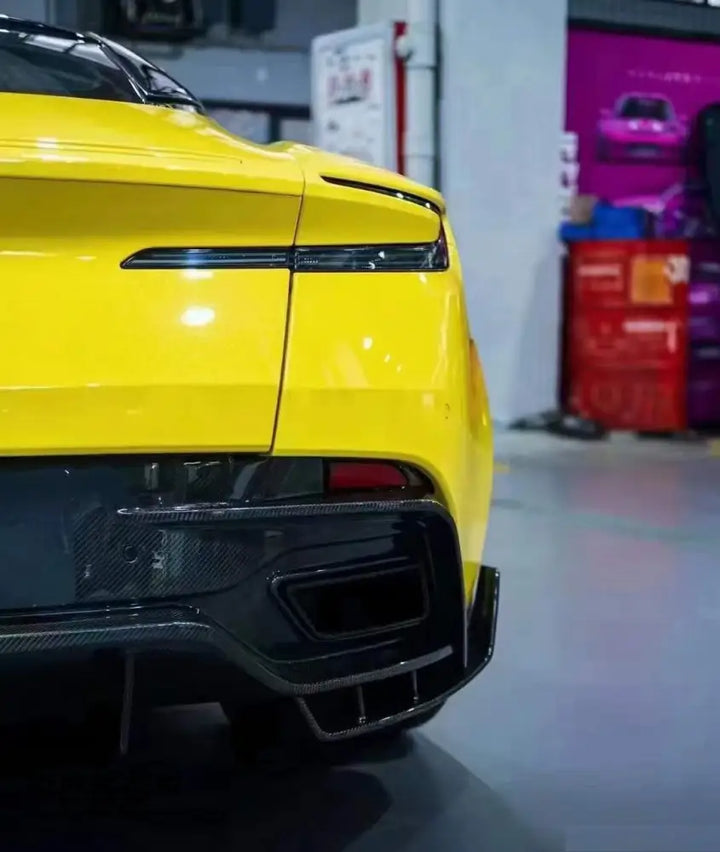ASTON MARTIN DB11 CARBON AERO PARTS