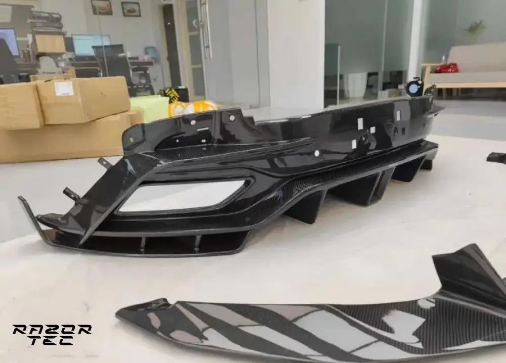 ASTON MARTIN DB11 CARBON AERO PARTS