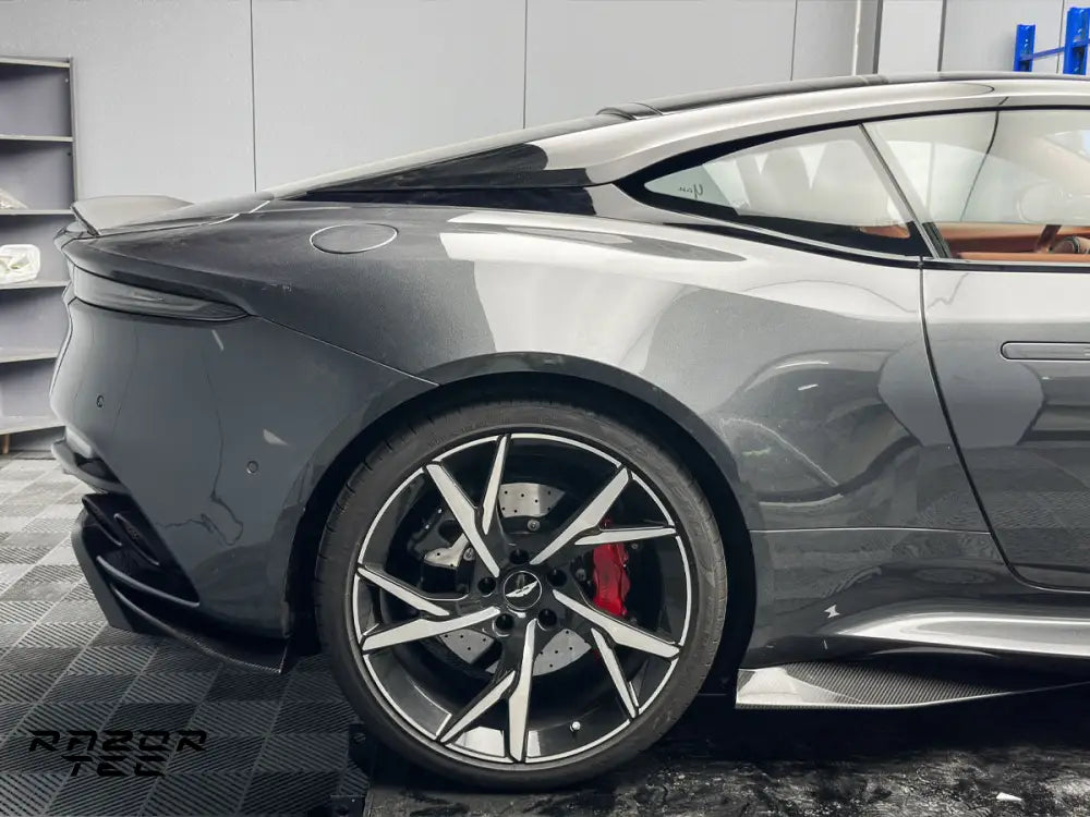 ASTON MARTIN DBS SUPERLEGGERA CARBON FIBER KIT