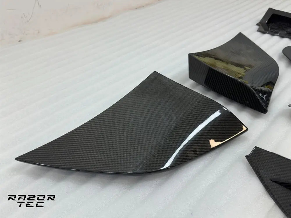 ASTON MARTIN DBS SUPERLEGGERA CARBON FIBER KIT