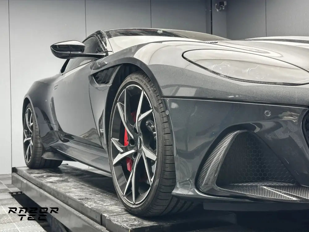 ASTON MARTIN DBS SUPERLEGGERA CARBON FIBER KIT