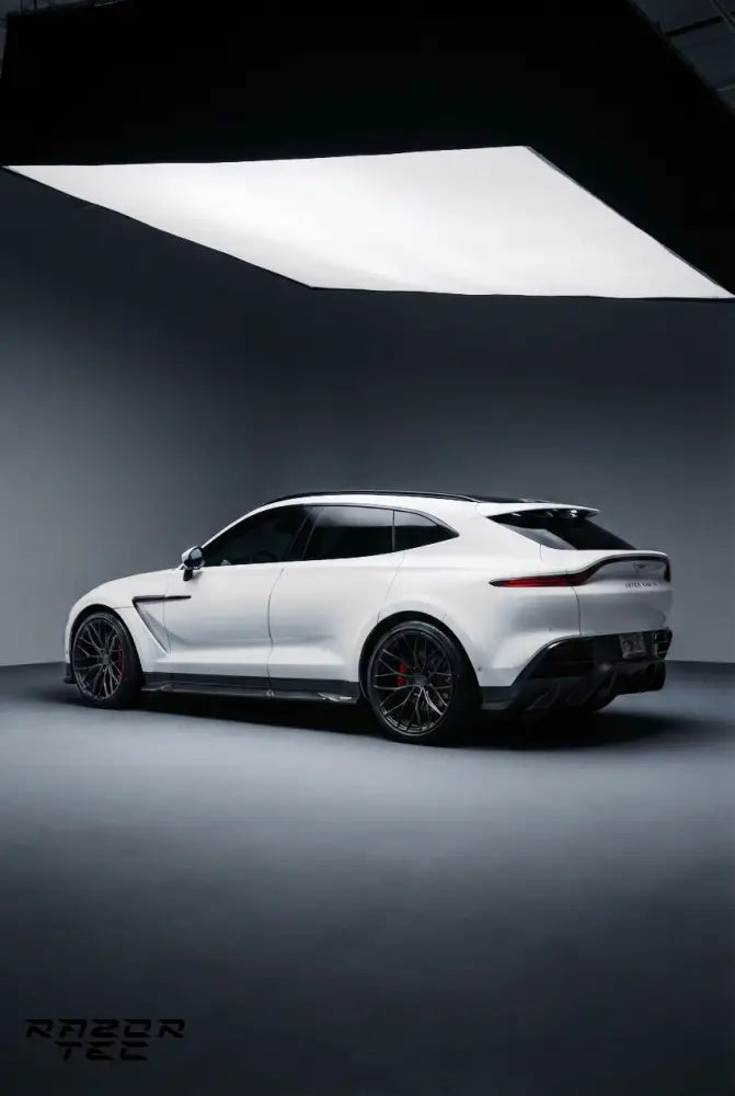 ASTON MARTIN DBX CARBON FIBER BODY KIT