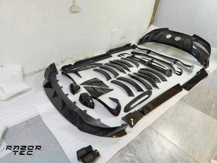 ASTON MARTIN DBX CARBON FIBER BODY KIT EVO