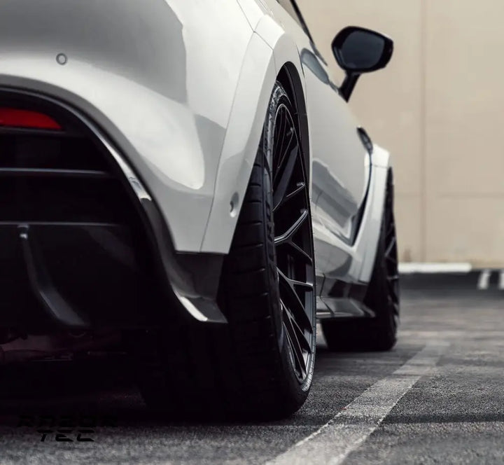 ASTON MARTIN DBX CARBON FIBER BODY KIT EVO