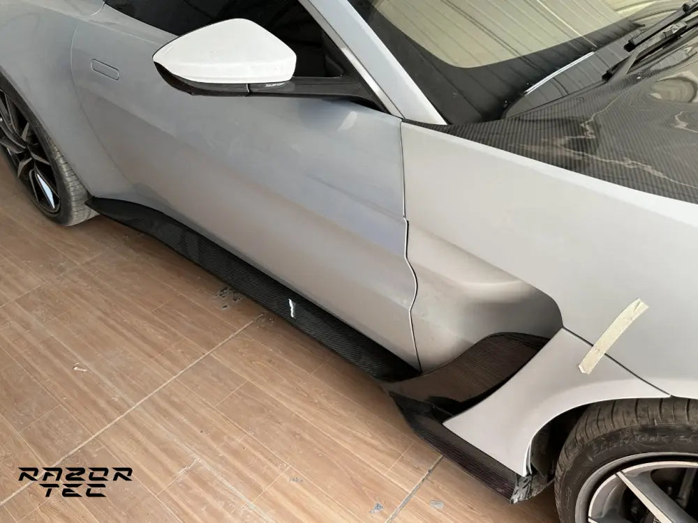 ASTON MARTIN VANTAGE V8 CARBON BODY KIT
