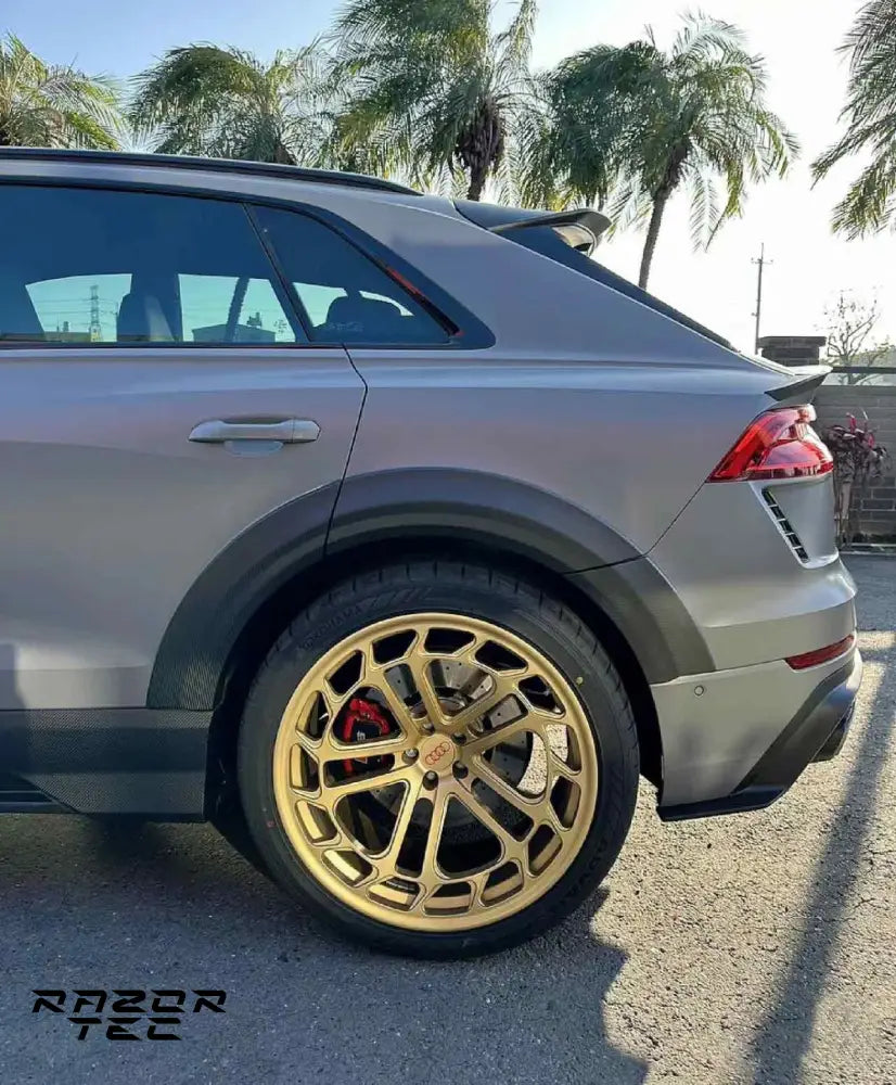 AUDI RSQ8 CARBON FIBER KIT