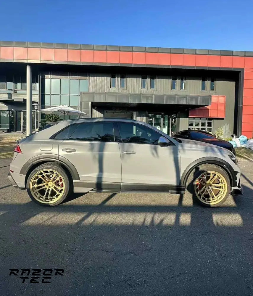 AUDI RSQ8 CARBON FIBER KIT