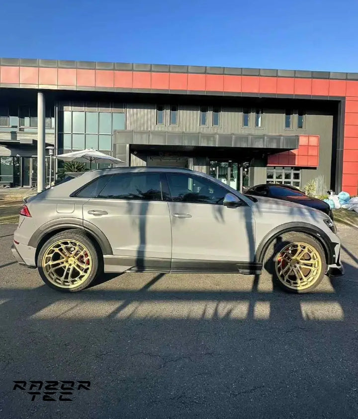 AUDI RSQ8 CARBON FIBER KIT
