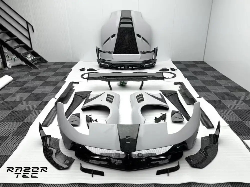 FERRARI 812 CARBON FIBER BODY KIT