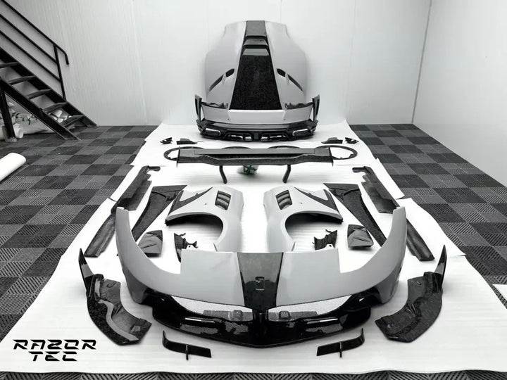 FERRARI 812 CARBON FIBER BODY KIT