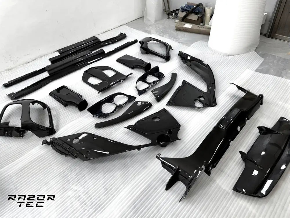 FERRARI 812 CARBON PARTS