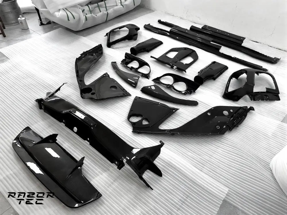 FERRARI 812 CARBON PARTS
