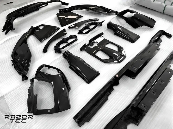 FERRARI 812 CARBON PARTS