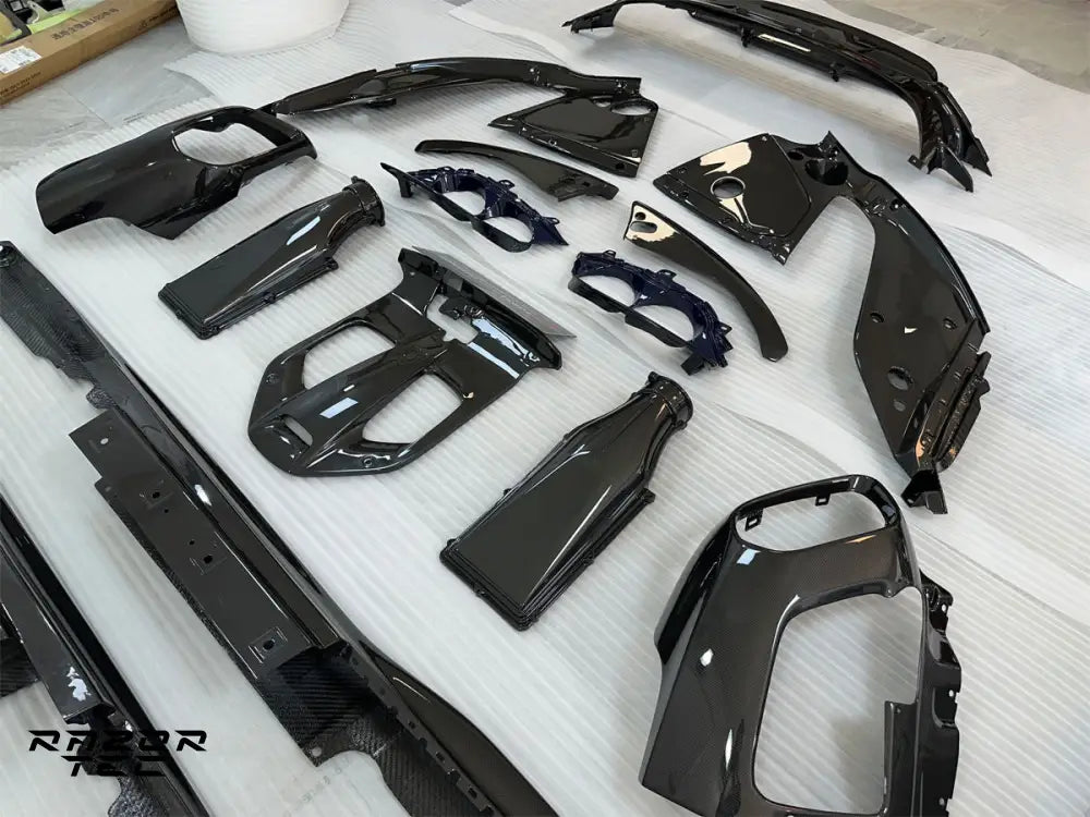 FERRARI 812 CARBON PARTS