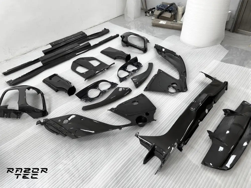 FERRARI 812 CARBON PARTS