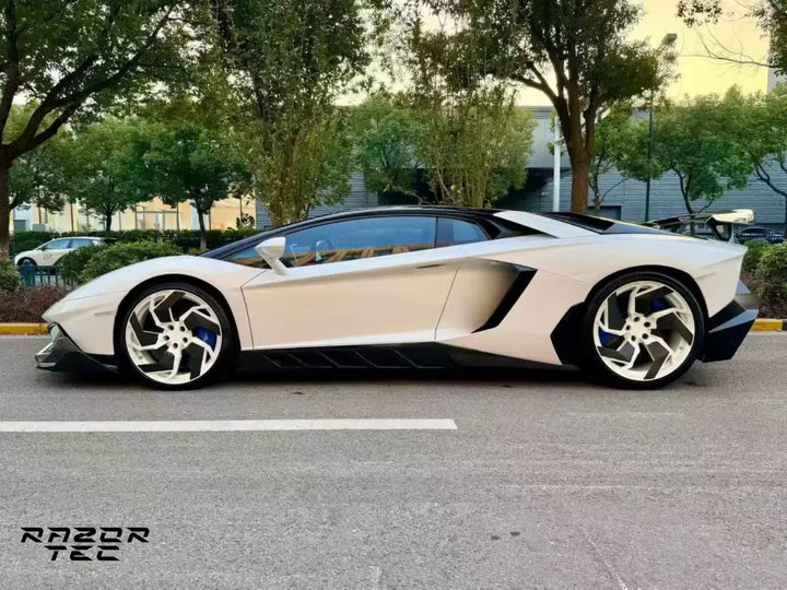 LAMBORGHINI AVENTADOR CARBON BODY KIT