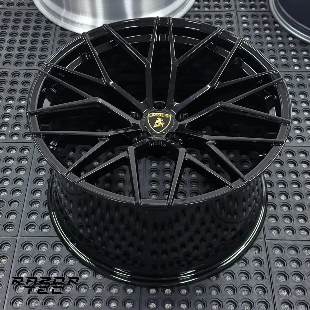LAMBORGHINI HURACAN RAZOR WHEELS
