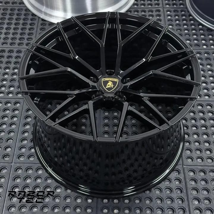 LAMBORGHINI HURACAN RAZOR WHEELS