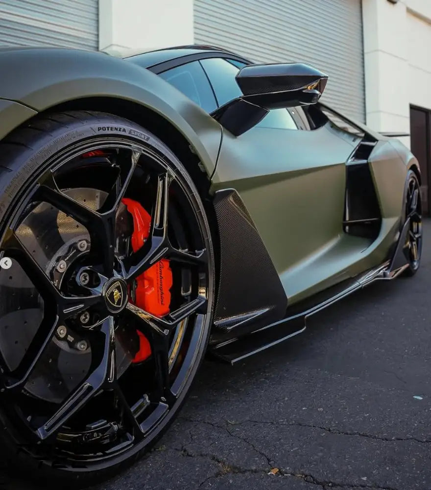 LAMBORGHINI REVUELTO CARBON KIT