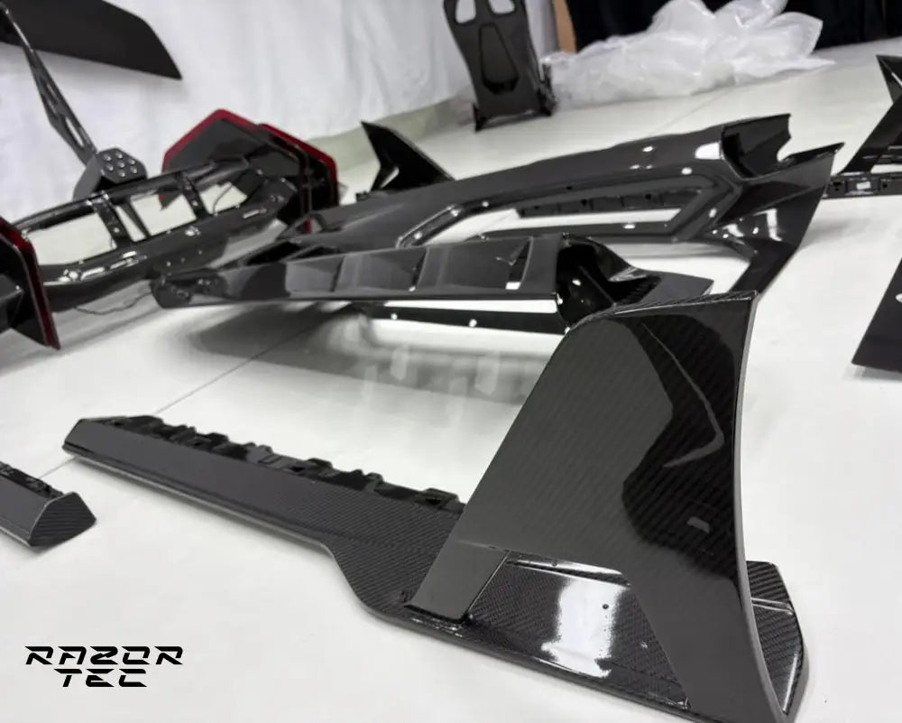 LAMBORGHINI REVUELTO CARBON KIT
