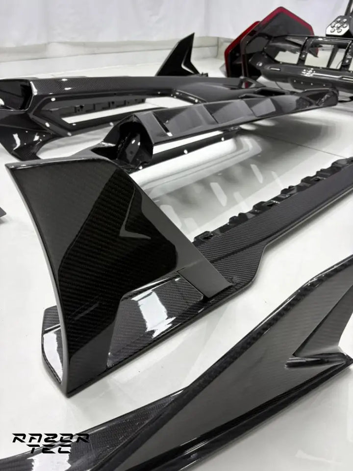 LAMBORGHINI REVUELTO CARBON KIT