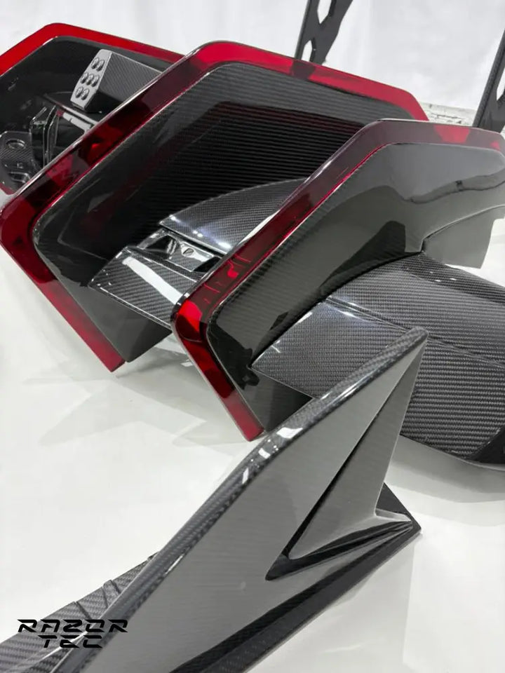 LAMBORGHINI REVUELTO CARBON KIT
