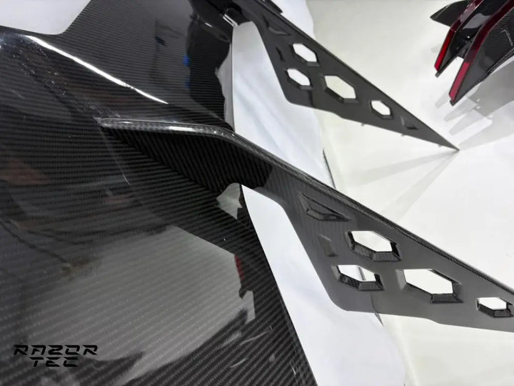 LAMBORGHINI REVUELTO CARBON KIT