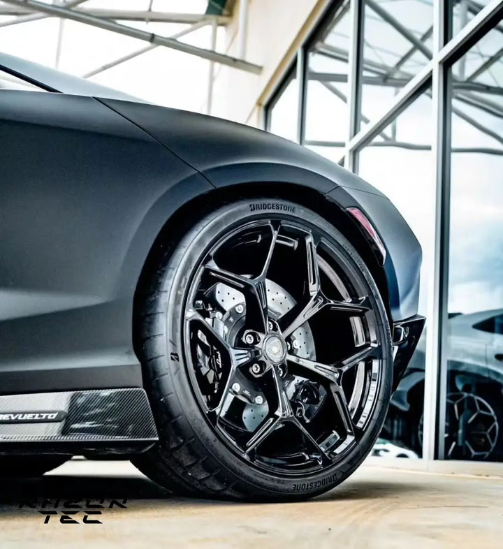 LAMBORGHINI REVUELTO OEM CARBON PARTS