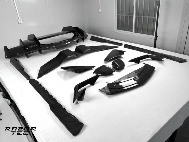 LAMBORGHINI REVUELTO OEM CARBON PARTS
