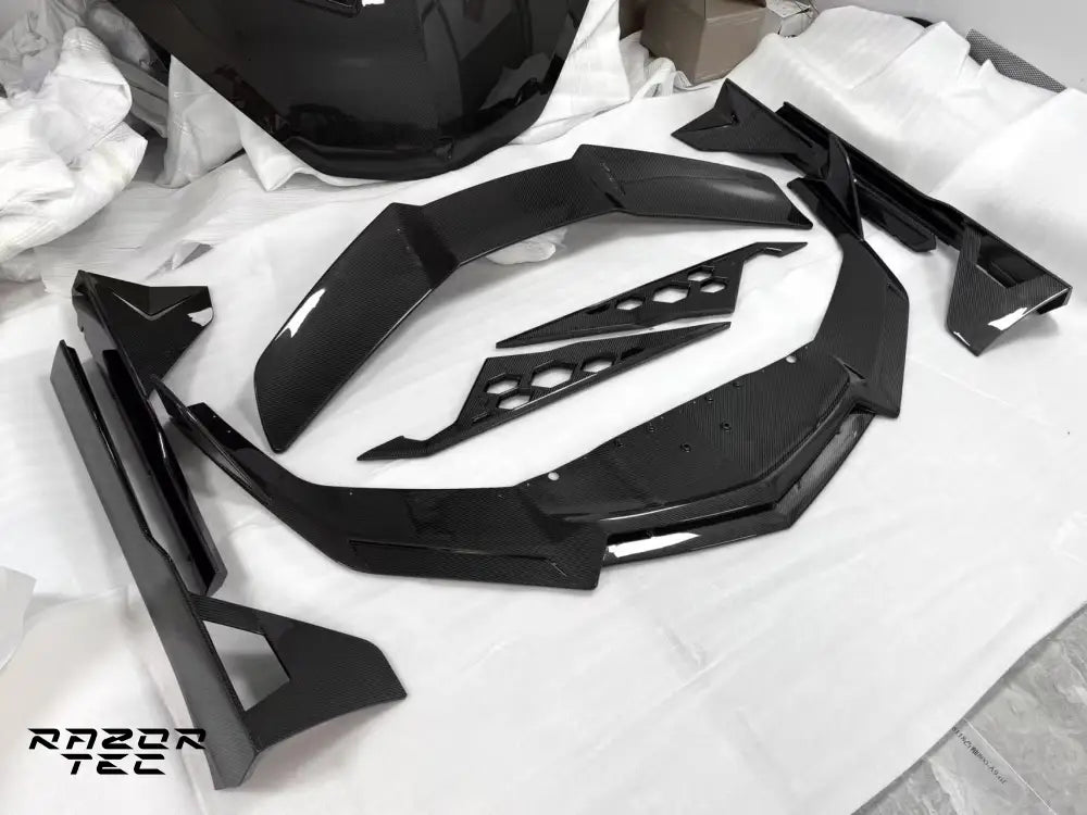 LAMBORGHINI REVUELTO CARBON RAZOR KIT