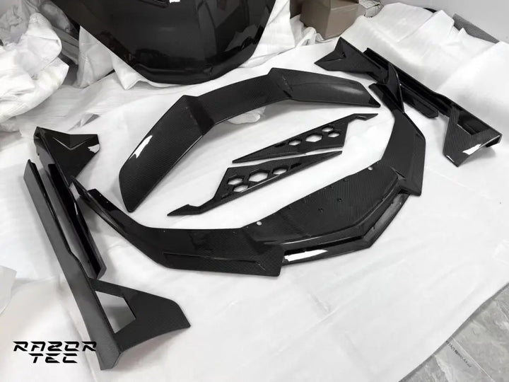 LAMBORGHINI REVUELTO CARBON RAZOR KIT