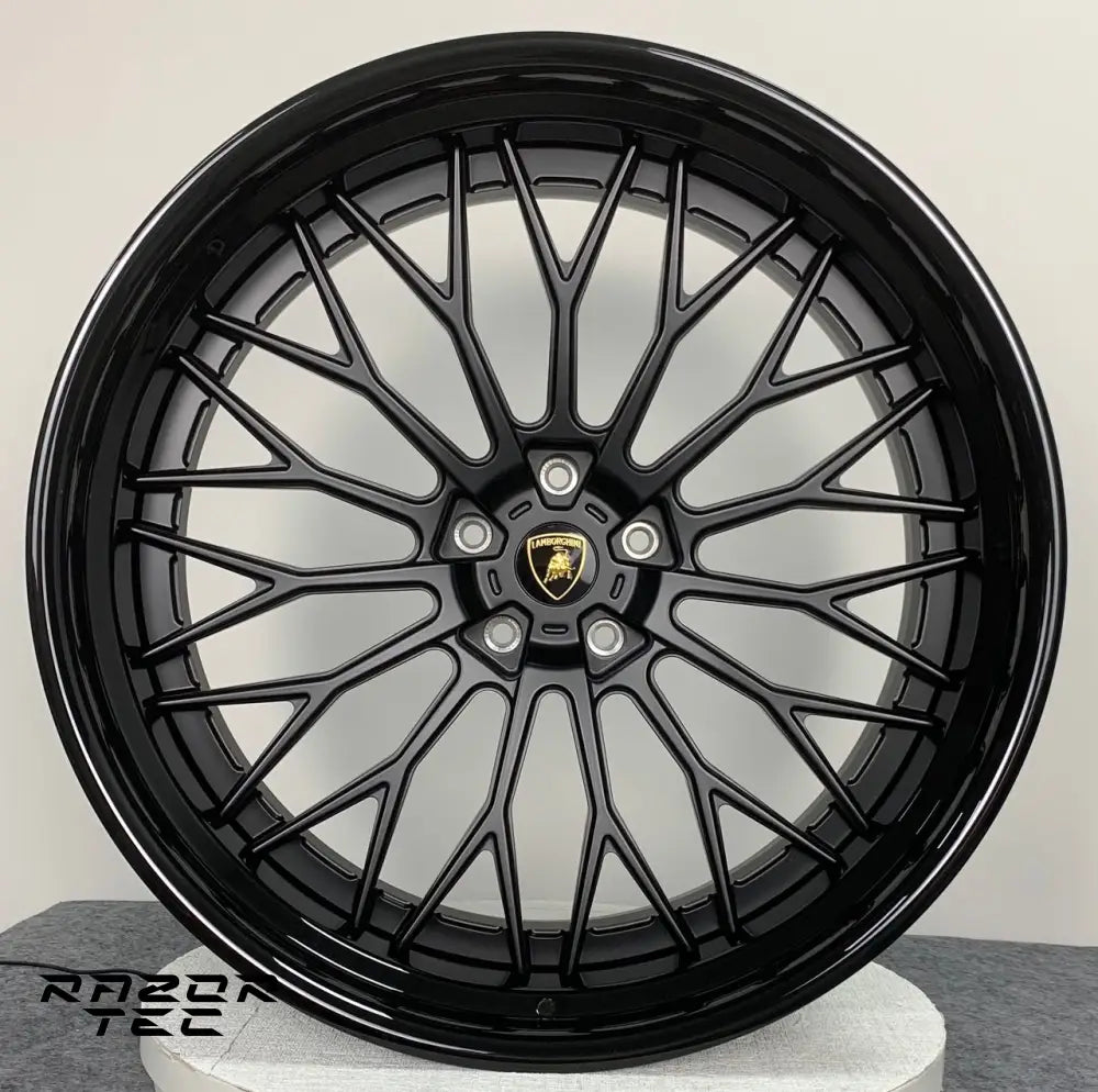LAMBORGHINI URUS 24’ FORGED RAZOR WHEELS