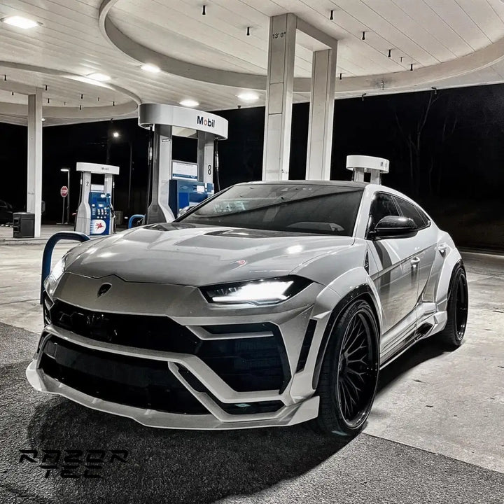 LAMBORGHINI URUS CARBON FIBER WIDE BODY KIT