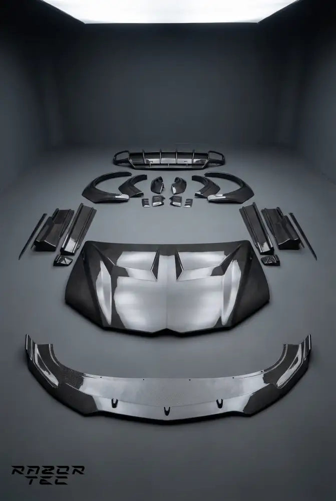 LAMBORGHINI URUS CARBON FIBER WIDE BODY KIT