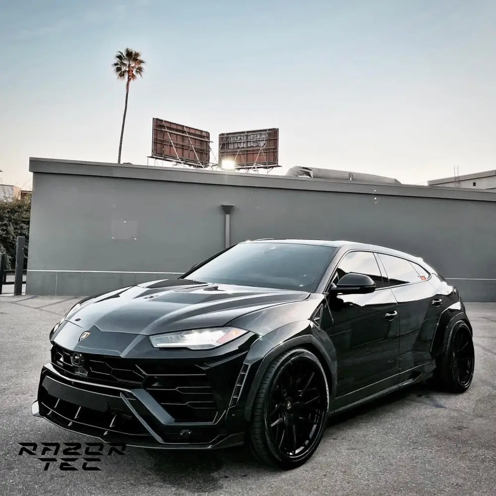 LAMBORGHINI URUS CARBON FIBER WIDE BODY KIT