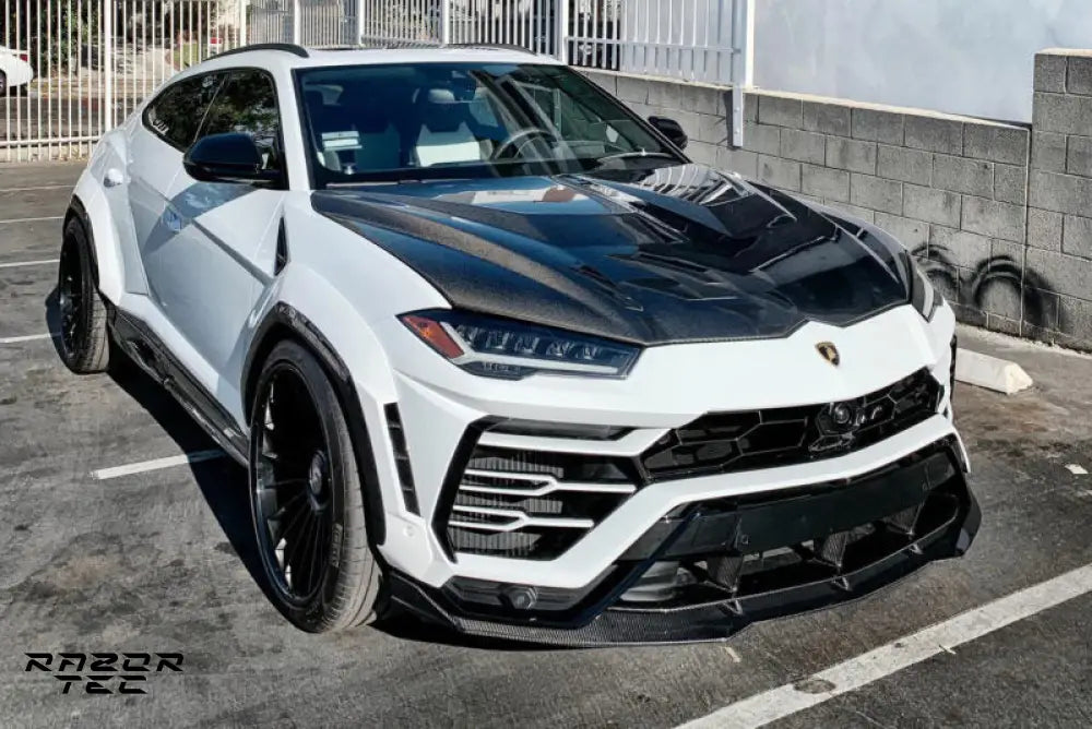 LAMBORGHINI URUS CARBON FIBER WIDE BODY KIT