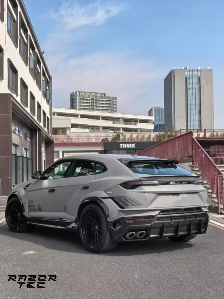 LAMBORGHINI URUS PERFORMANTE CARBON FIBER WIDE BODY KIT