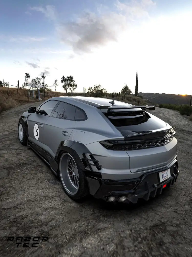 LAMBORGHINI URUS SE CARBON FIBER WIDE BODY KIT