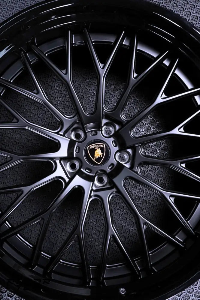 LAMBORGHINI URUS WIDEBODY 24’ FORGED WHEELS