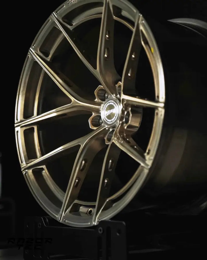 RAZOR FORGED WHEELS WITH RACE POCKETS