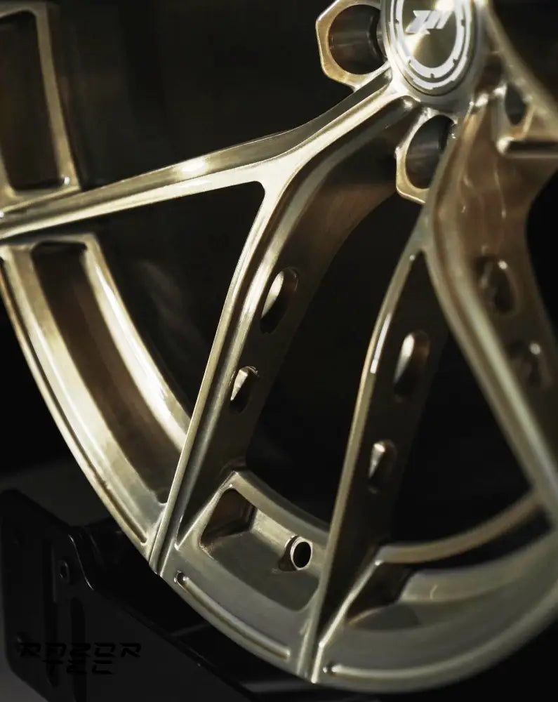 RAZOR FORGED WHEELS WITH RACE POCKETS